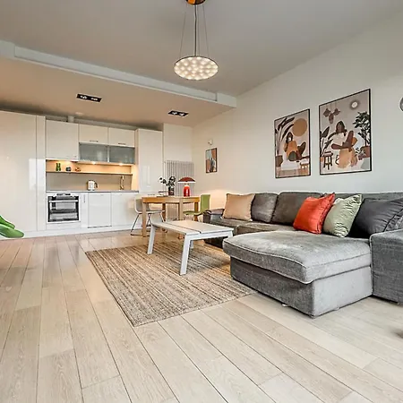 Maraton Gardens - Modern In Central - Old Town