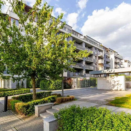 Maraton Gardens - Modern In Central - Old Town Apartment
